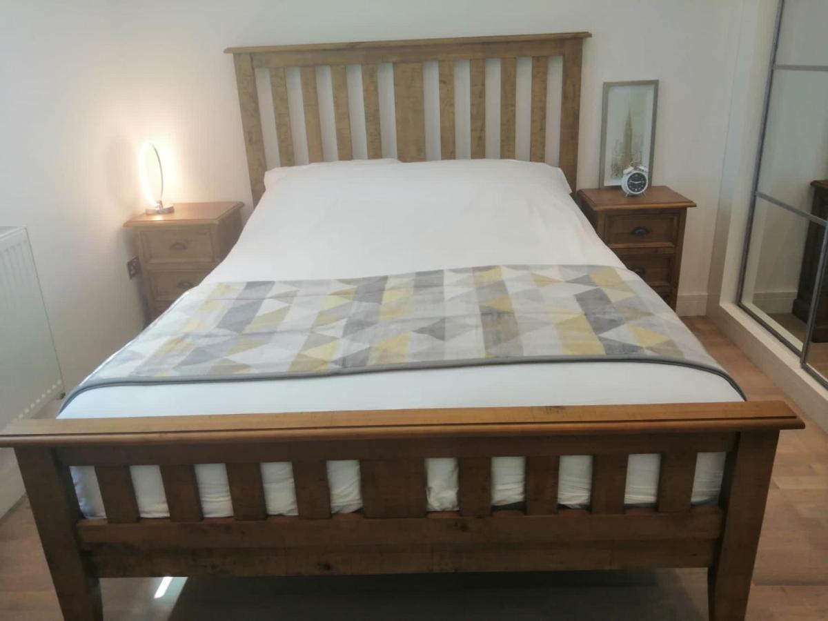 Apartment No 8 - Stay In Style In The Heart Of The Cathedral City. ترورو المظهر الخارجي الصورة