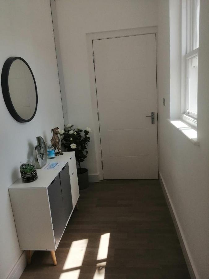Apartment No 8 - Stay In Style In The Heart Of The Cathedral City. ترورو المظهر الخارجي الصورة