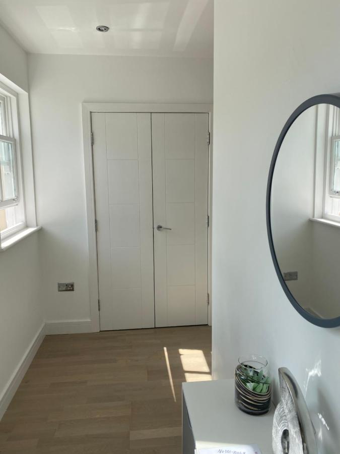 Apartment No 8 - Stay In Style In The Heart Of The Cathedral City. ترورو المظهر الخارجي الصورة