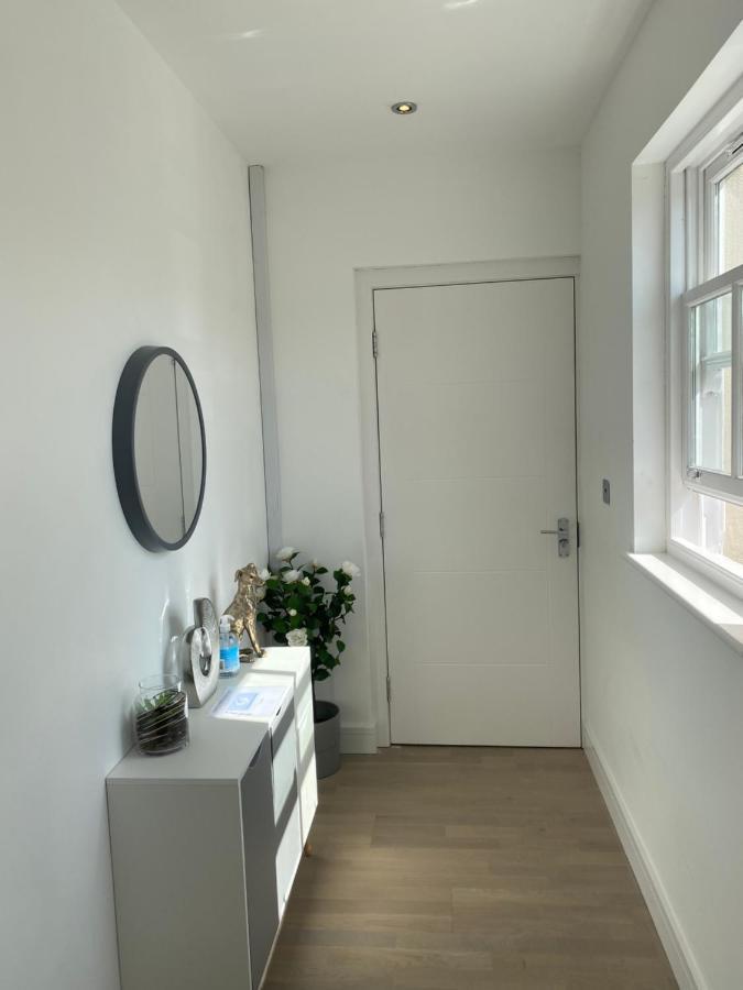 Apartment No 8 - Stay In Style In The Heart Of The Cathedral City. ترورو المظهر الخارجي الصورة