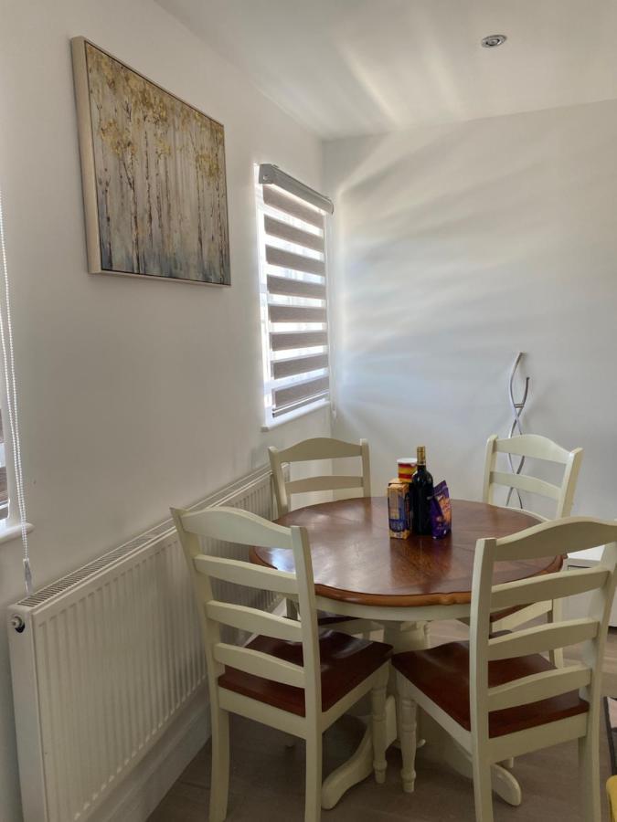 Apartment No 8 - Stay In Style In The Heart Of The Cathedral City. ترورو المظهر الخارجي الصورة