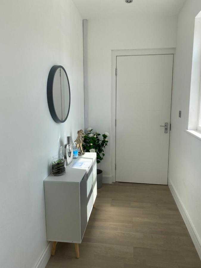 Apartment No 8 - Stay In Style In The Heart Of The Cathedral City. ترورو المظهر الخارجي الصورة